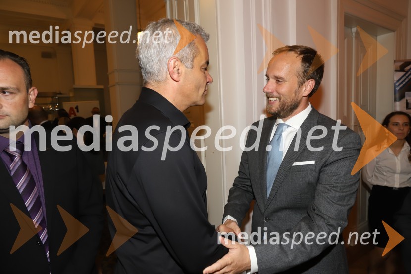  Aleksander Saša Arsenovič, župan, Mestna občina Maribor;  Uroš Hakl, direktor družbe Večer, d.o.o.Podravsko podjetje leta 2018 je Teta Frida