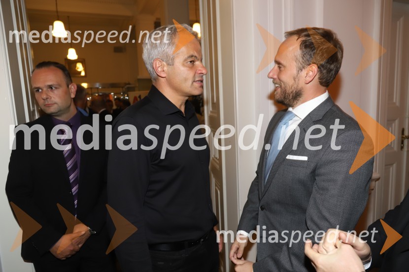  Aleksander Saša Arsenovič, župan, Mestna občina Maribor;  Uroš Hakl, direktor družbe Večer, d.o.o.Podravsko podjetje leta 2018 je Teta Frida