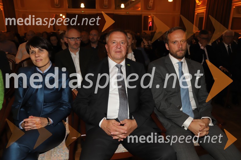 mag. Aleksandra Podgornik, direktorica, Štajerska gospodarska zbornica;  Zdravko Počivalšek, minister za gospodarski razvoj in tehnologijo;  Uroš Hakl, direktor družbe Večer, d.o.o.Podravsko podjetje leta 2018 je Teta Frida