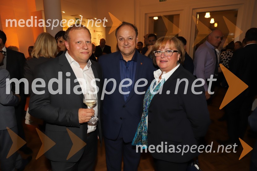  ... ;  Milan Jarc, lastnik, Avto Jarc;  Nada  Jarc, lastnica, Avto JarcPodravsko podjetje leta 2018 je Teta Frida