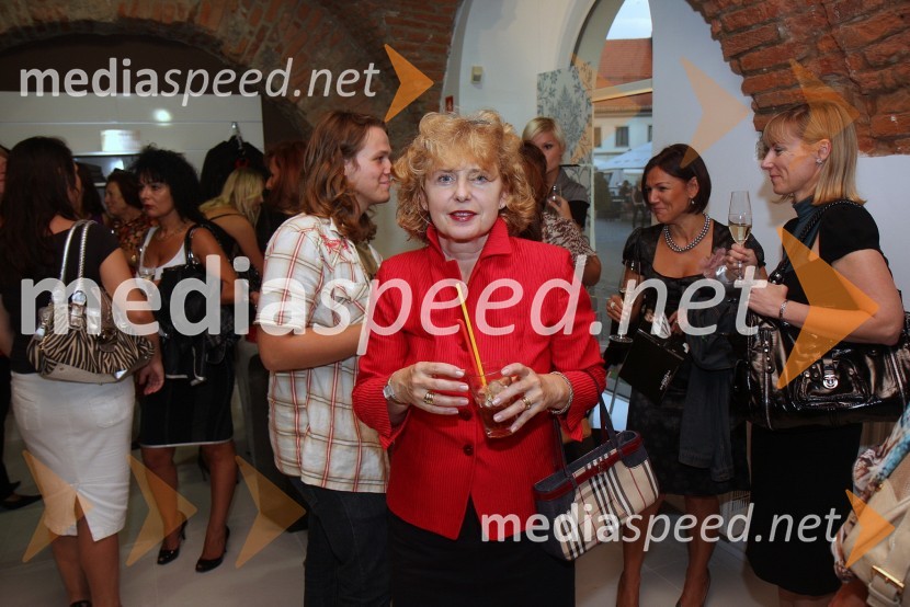 Jasmin Petan Malahovsky, hčerka Žarka PetanaOtvoritev trgovine MNM