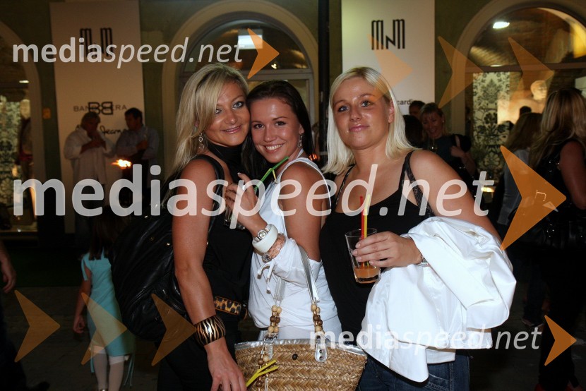 Otvoritev trgovine MNM