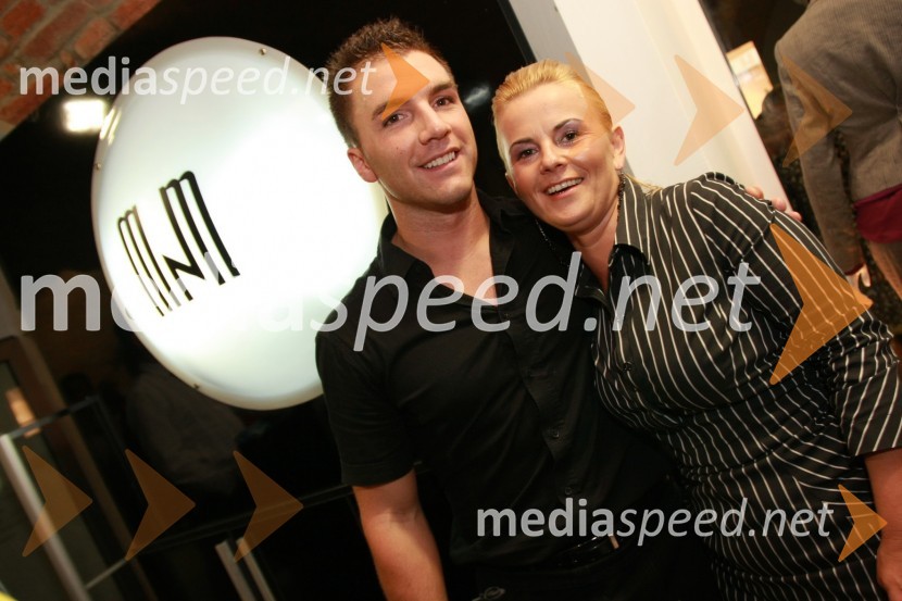 Mišo Stevanovič, Bar in stilistka Mateja
Otvoritev trgovine MNM