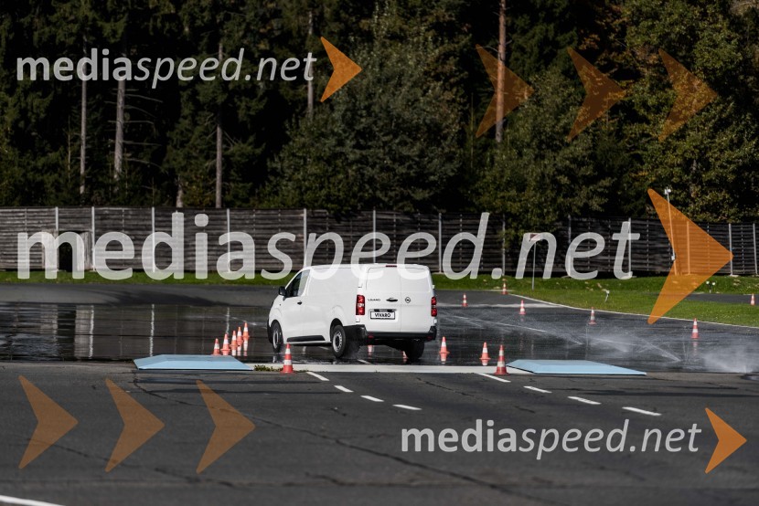 Slovenska predstavitev Oplove ponudbe gospodarskih vozil