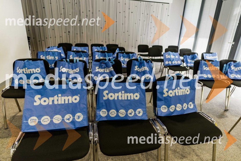 Slovenska predstavitev Oplove ponudbe gospodarskih vozil