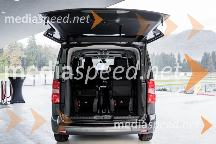 Slovenska predstavitev Oplove ponudbe gospodarskih vozil