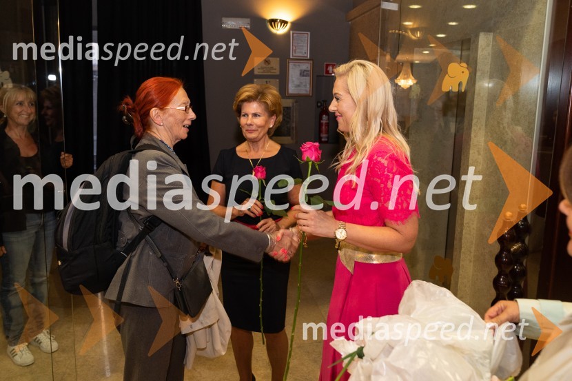  ... ;  Tatjana  Kolenc;  Klaudija Javornik,  Adacta d.o.o.Predstavitev knjige Klaudije Javornik & Tatjane Kolenc: Do srčnega voditeljstva