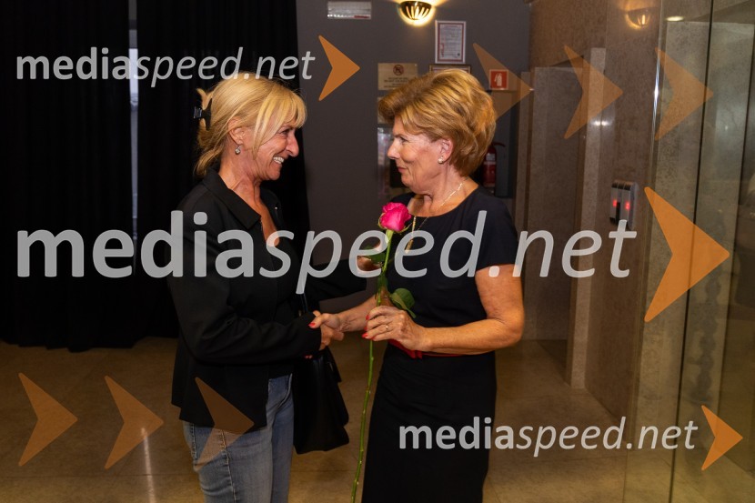  ... ;  Tatjana  KolencPredstavitev knjige Klaudije Javornik & Tatjane Kolenc: Do srčnega voditeljstva