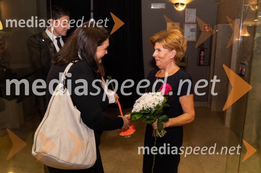  ... ;  Tatjana  KolencPredstavitev knjige Klaudije Javornik & Tatjane Kolenc: Do srčnega voditeljstva