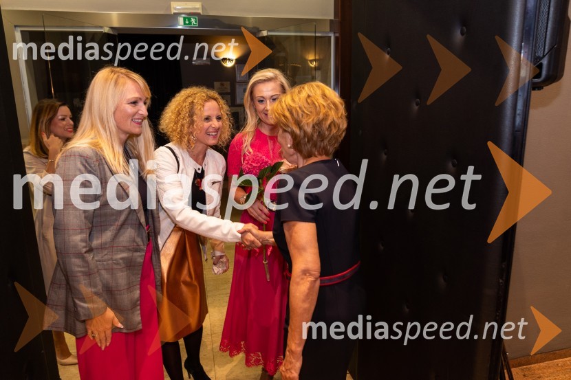  ... ;  ... ;  Klaudija Javornik,  Adacta d.o.o.;  Tatjana  KolencPredstavitev knjige Klaudije Javornik & Tatjane Kolenc: Do srčnega voditeljstva