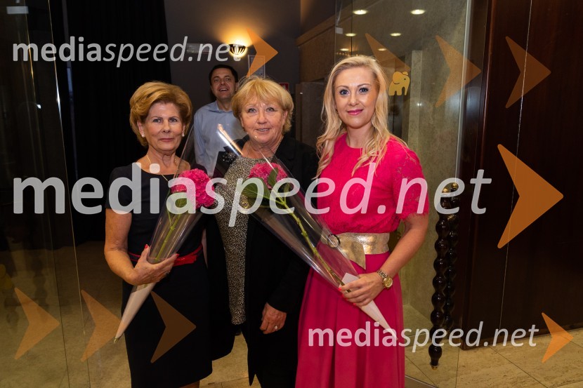  Tatjana  Kolenc;  ... ;  Klaudija Javornik,  Adacta d.o.o.Predstavitev knjige Klaudije Javornik & Tatjane Kolenc: Do srčnega voditeljstva