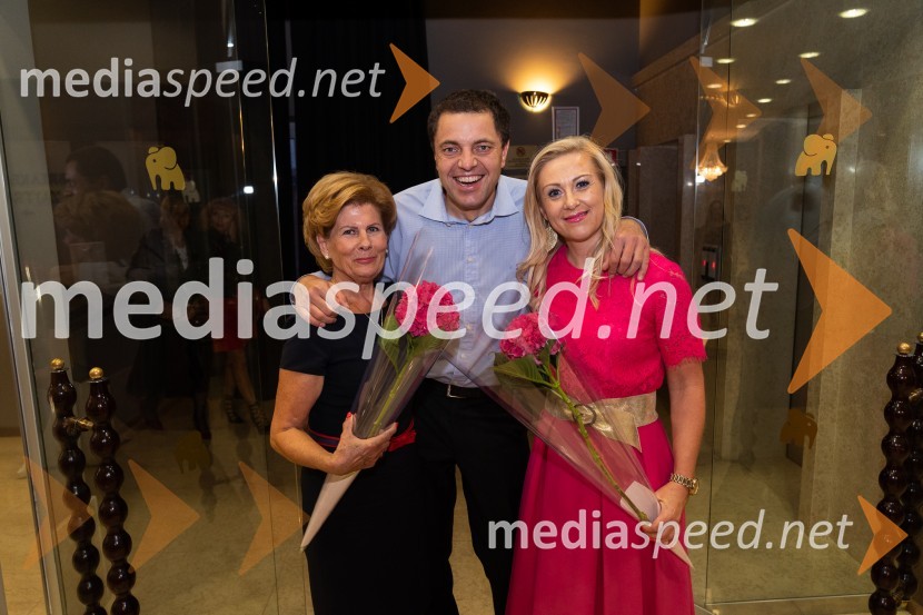  Tatjana  Kolenc;  ... ;  Klaudija Javornik,  Adacta d.o.o.Predstavitev knjige Klaudije Javornik & Tatjane Kolenc: Do srčnega voditeljstva