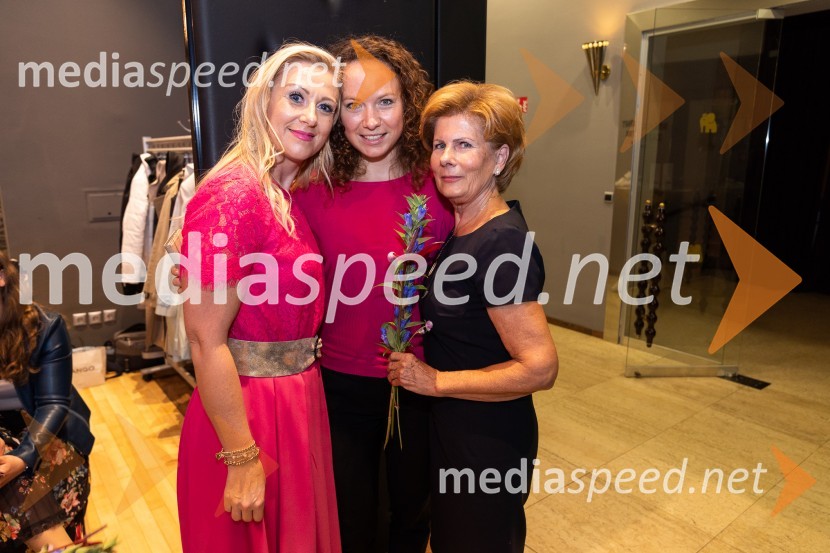  Klaudija Javornik,  Adacta d.o.o.;  Petra Škarja;  Tatjana  KolencPredstavitev knjige Klaudije Javornik & Tatjane Kolenc: Do srčnega voditeljstva