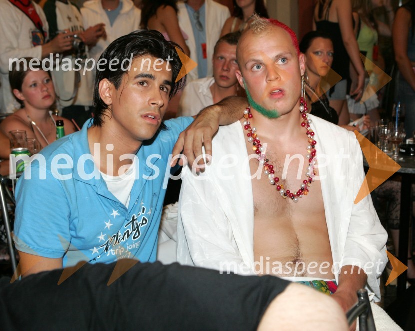 Pevca Domen Kumer in Dean VivodMelodije morja in sonca