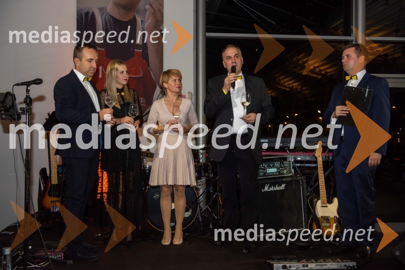  Borut  Cvetko, kreativni direktor, Mediaspeed;  Natalija Cvetko, vodja projektov, Mediaspeed; dr. Aleksandra Pivec, ministrica za kmetijstvo, gozdarstvo in prehrano RS;  Stane Klemenčič, direktor Kmetijsko gozdarskega zavoda Maribor;  ... PUBECI že petič zavzeli Maribor