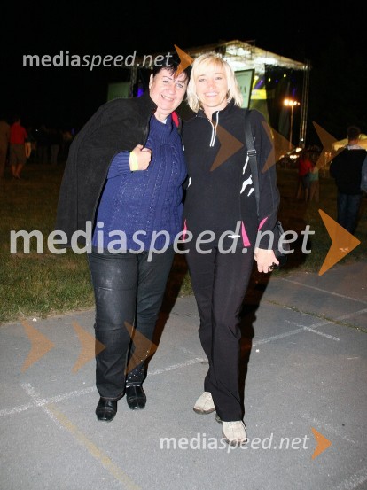 Jožica Šerbec (desno), direktorica podružnice zavarovalnice Tilia Kočevje s prijateljico
Urbanova noč 2008