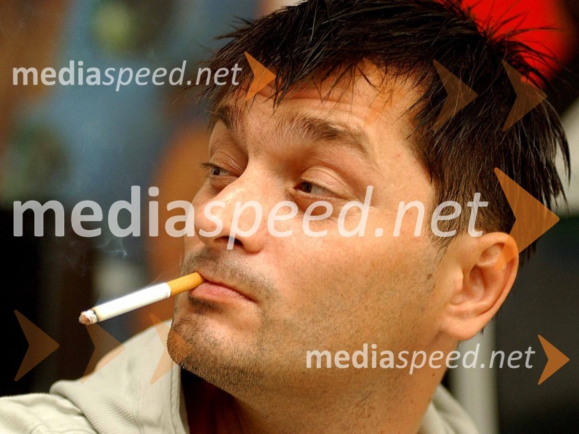 Dino Dvornik, hrvaški glasbenikDino Dvornik: v spomin na preminulega hrvaškega glasbenika