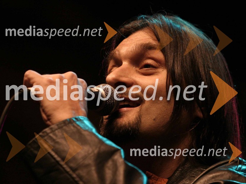 Dino Dvornik, hrvaški glasbenikDino Dvornik: v spomin na preminulega hrvaškega glasbenika