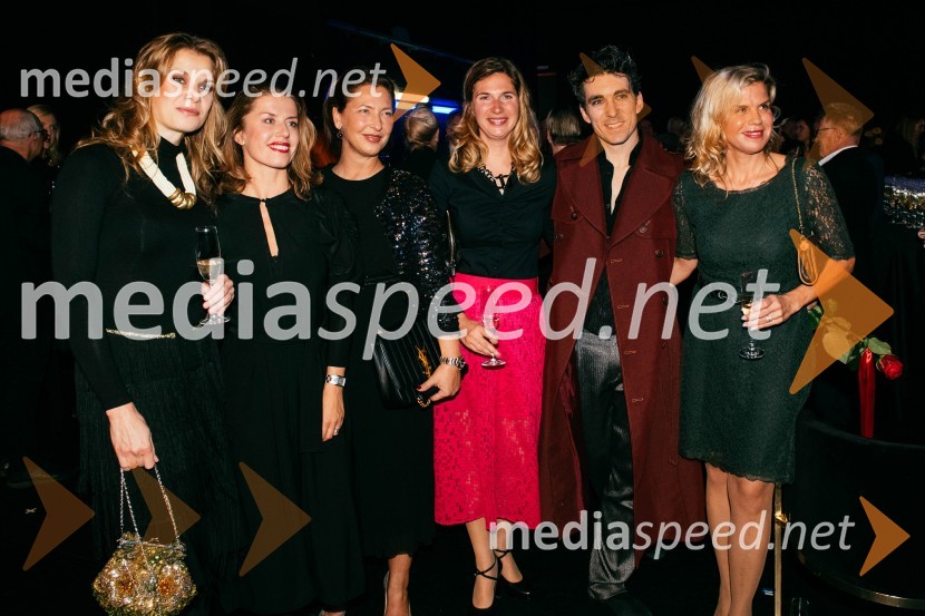  ... ; dr. Tinkara Srnovršnik, ginekologinja;  Anja Lukez Schroll, lastnica blagovne znamke 4X4OUTSOLE;  Barbara Čepirlo Čičigoj, odnosi z javnostjo Opera in Balet Ljubljana;  ... ;  Urša  Reš Premiera, Veliki Gatsby