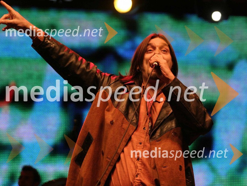 Dino Dvornik, hrvaški glasbenikDino Dvornik: v spomin na preminulega hrvaškega glasbenika