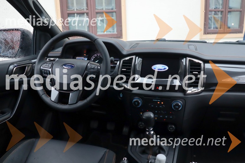 Slovenska predstavitev novega Ford Rangerja in Customa m-HEV