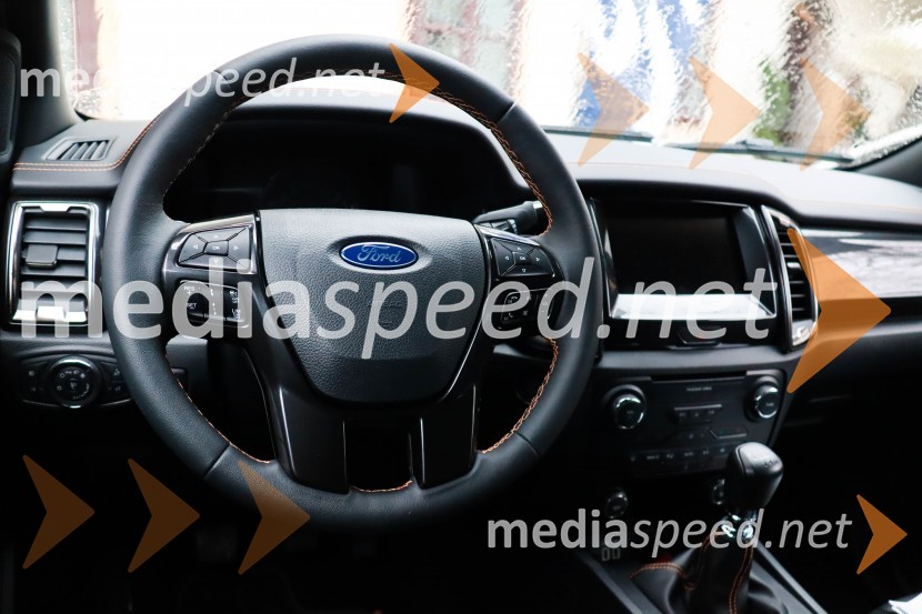 Slovenska predstavitev novega Ford Rangerja in Customa m-HEV