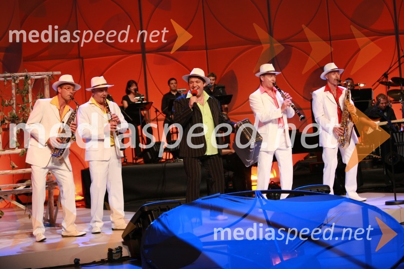 Snow band klobukFestival narečnih popevk 2008