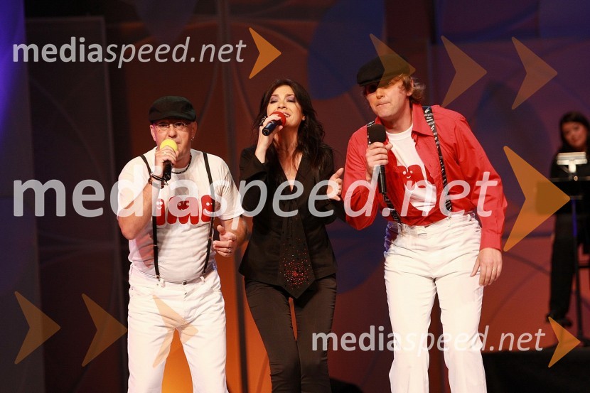 Irena Vrčkovnik, pevka in Happy bandFestival narečnih popevk 2008