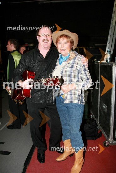 Tomaž Domicelj, pevec in Lidija Kodrič, pevkaFestival narečnih popevk 2008