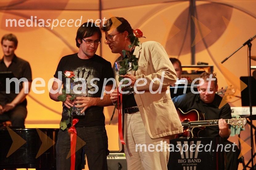 Žiga Bižal in Grega Forjanič, avtorja pesmi Lepu je blu skupine Prifarski muzikantiFestival narečnih popevk 2008