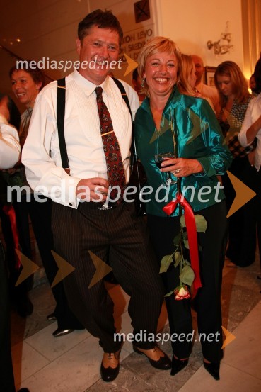 Mitja Ferenc, član skupine Prifarski muzikanti, njegova življenjska sopotnica Rosvita Pesek, novinarka TV SlovenijaFestival narečnih popevk 2008