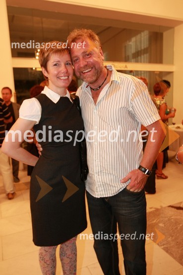 Polonca Komar, producentka Radia Maribor in Milan Pečovnik Pidži, pevecFestival narečnih popevk 2008