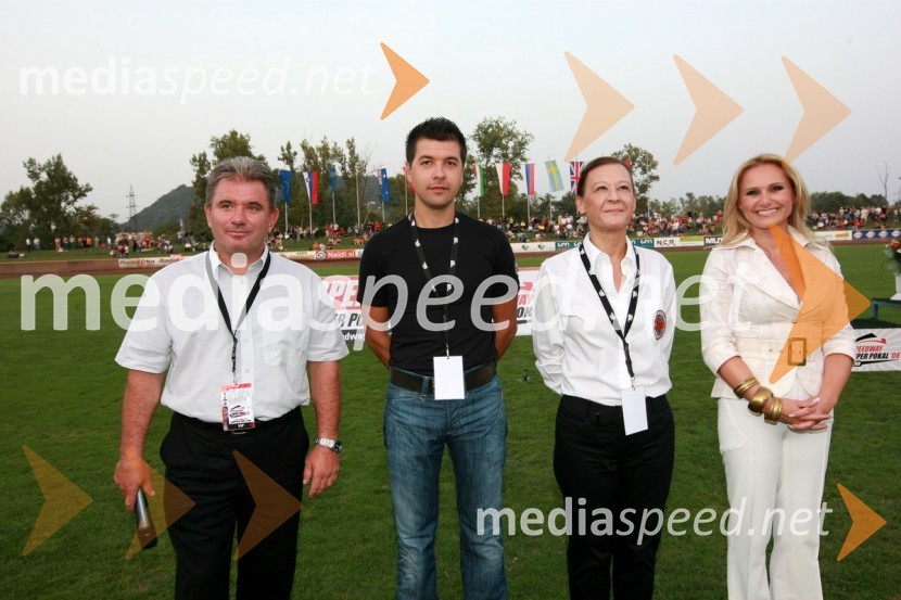 Andrej Vizjak, minister za gospodarstvo, Dejan Stanič, direktor Sax d.o.o., Violeta Freeland, predsednica AMD Krško in Nuša Derenda, pevkaSPEEDWAY SUPER POKAL SAX 2008
