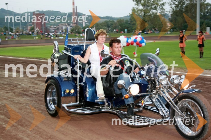 Alenka Gliha, sekretarka AMD Krško in ...SPEEDWAY SUPER POKAL SAX 2008