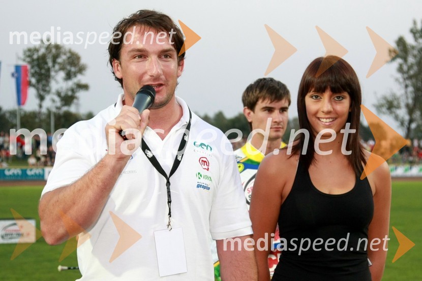 Primož Kozmus, olimpijski prvak v metu kladiva in štartna deklicaSPEEDWAY SUPER POKAL SAX 2008