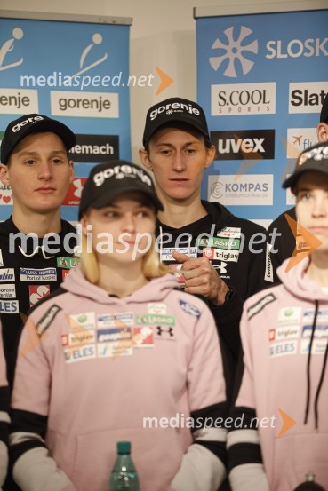  Domen Prevc, smučarski skakalec;  Špela Rogelj, smučarska skakalka;  Peter  Prevc, smučarski skakalecPredstavitev skakalcev in nordijcev za sezono 2020