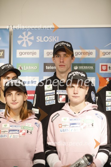  Katra Komar, smučarska skakalka;  Anže Semenič, smučarski skakalec;  Ema  Klinec, smučarska skakalkaPredstavitev skakalcev in nordijcev za sezono 2020