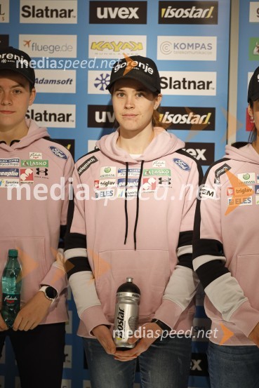  Urša Bogataj, smučarska skakalkaPredstavitev skakalcev in nordijcev za sezono 2020