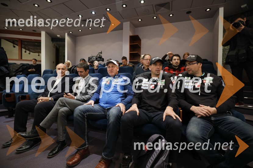  ... ; dr. Franci Petek, nekdanji smučarski skakalec in direktor SZS;  Goran  Janus, trener reprezentance slovenskih smučarskih skakalcev;  ... ;  Gorazd Bertoncelj, glavni trener slovenske skakalne reprezentancePredstavitev skakalcev in nordijcev za sezono 2020