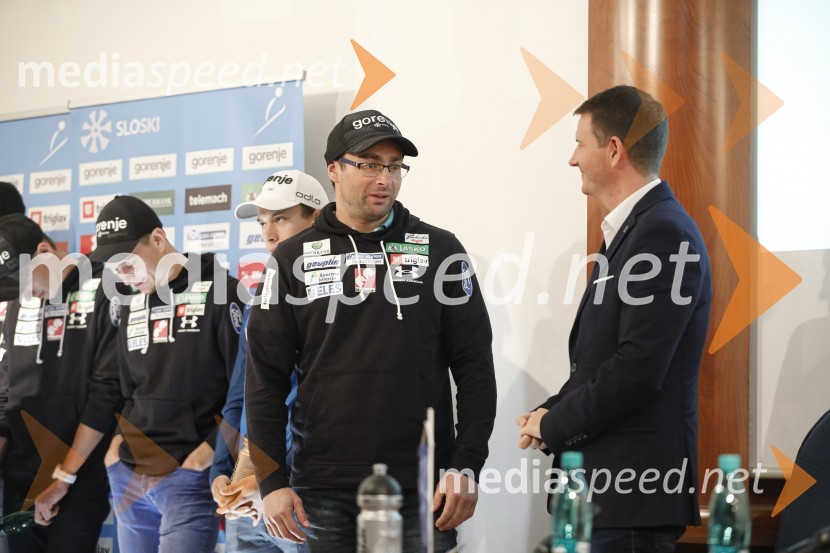  Gorazd Bertoncelj, glavni trener slovenske skakalne reprezentance;  ... Predstavitev skakalcev in nordijcev za sezono 2020