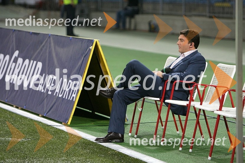 Urban Lavrenčič, športni novinar  	 
	Nogomet, Slovenija - Slovaška, Kvalifikacije SP 2010