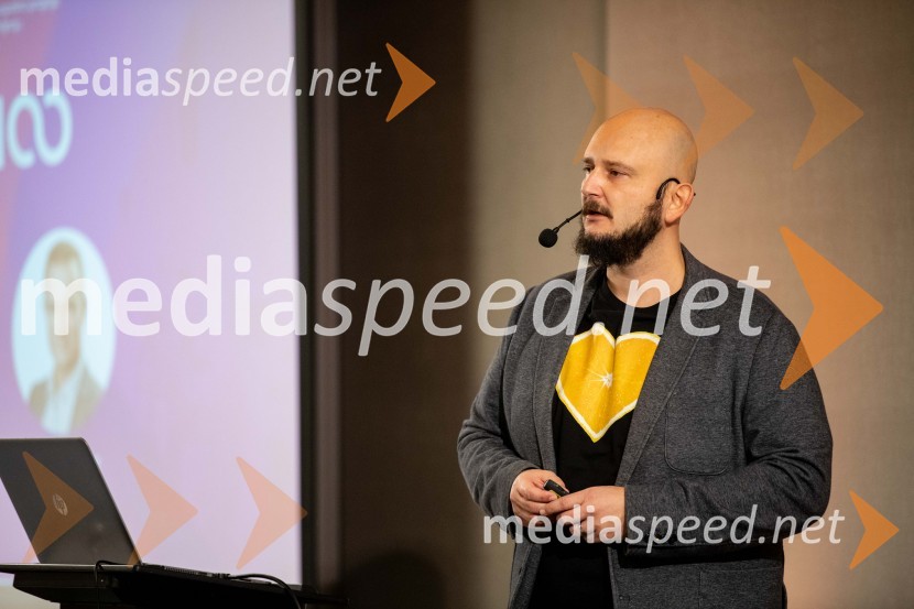  Martin Korošec, organizator, marketinški strokovnjak, avtor, predavatelj, direktor podjetja Rdeča Oranža d.o.o.Digitalni marketing od A do Ž, seminar