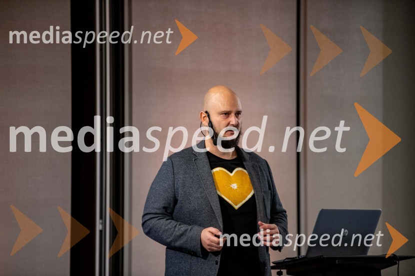  Martin Korošec, organizator, marketinški strokovnjak, avtor, predavatelj, direktor podjetja Rdeča Oranža d.o.o.Digitalni marketing od A do Ž, seminar