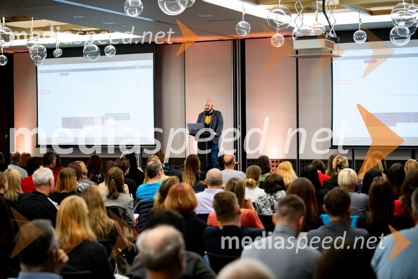  Martin Korošec, organizator, marketinški strokovnjak, avtor, predavatelj, direktor podjetja Rdeča Oranža d.o.o.Digitalni marketing od A do Ž, seminar