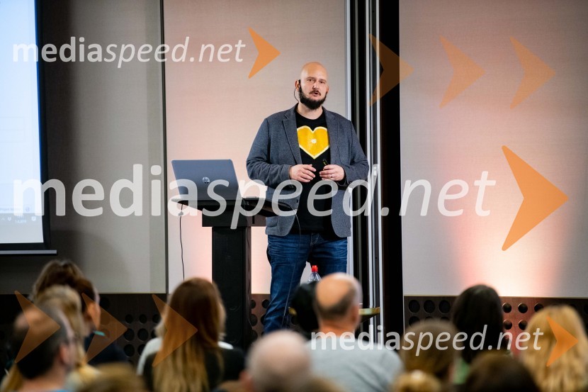  Martin Korošec, organizator, marketinški strokovnjak, avtor, predavatelj, direktor podjetja Rdeča Oranža d.o.o.Digitalni marketing od A do Ž, seminar