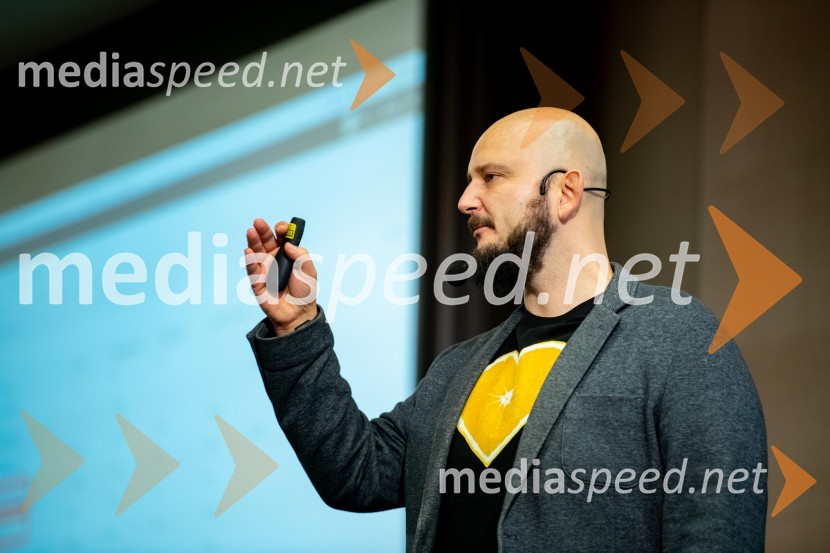  Martin Korošec, organizator, marketinški strokovnjak, avtor, predavatelj, direktor podjetja Rdeča Oranža d.o.o.Digitalni marketing od A do Ž, seminar