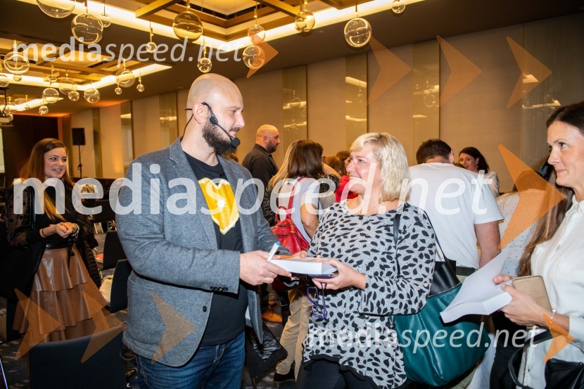  Martin Korošec, organizator, marketinški strokovnjak, avtor, predavatelj, direktor podjetja Rdeča Oranža d.o.o.;  ... Digitalni marketing od A do Ž, seminar
