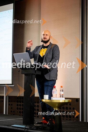  Martin Korošec, organizator, marketinški strokovnjak, avtor, predavatelj, direktor podjetja Rdeča Oranža d.o.o.Digitalni marketing od A do Ž, seminar