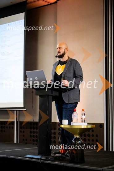  Martin Korošec, organizator, marketinški strokovnjak, avtor, predavatelj, direktor podjetja Rdeča Oranža d.o.o.Digitalni marketing od A do Ž, seminar