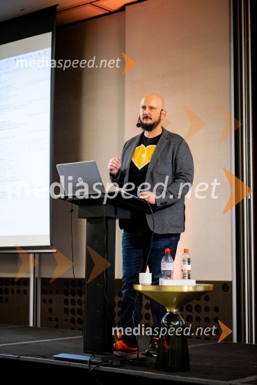  Martin Korošec, organizator, marketinški strokovnjak, avtor, predavatelj, direktor podjetja Rdeča Oranža d.o.o.Digitalni marketing od A do Ž, seminar